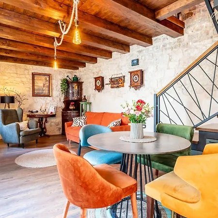 Apartament Traditional Vedran In A Stone House In The Very Center Of Trogir
