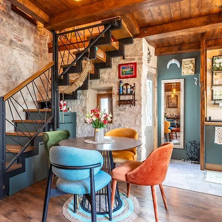 Traditional Vedran In A Stone House In The Very Center Of Apartament Trogir