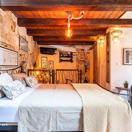 Apartament Traditional Vedran In A Stone House In The Very Center Of Trogir