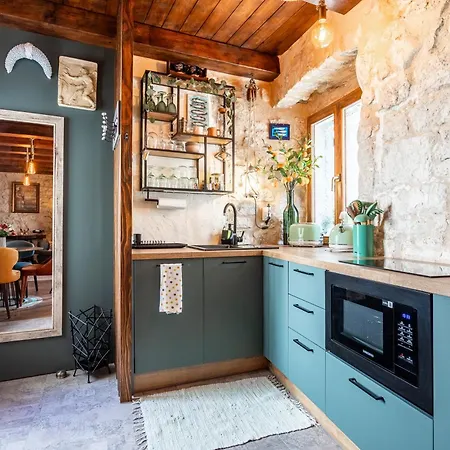Apartman Traditional Vedran In A Stone House In The Very Center Of *