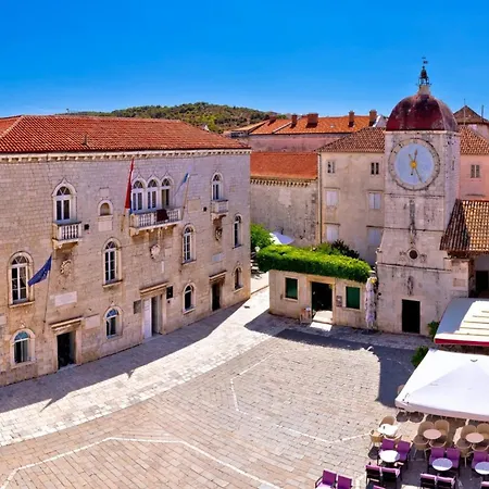 Apartament Traditional Vedran In A Stone House In The Very Center Of Trogir